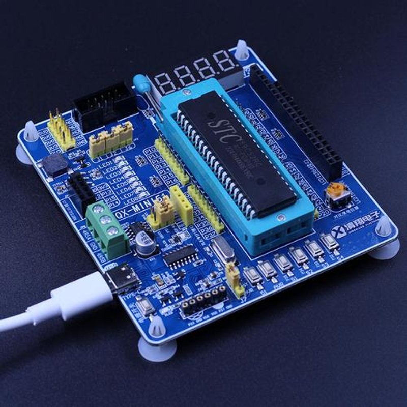 在电子制造业中，PCB设计是一项至关重要的技能。它决定了产品的可靠性和性能。